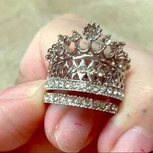 Cute princess style wedding ring set.
